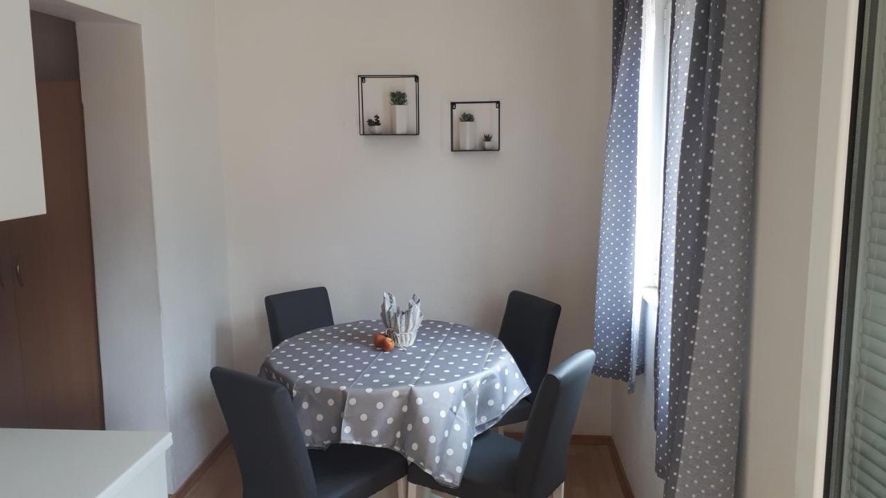 Apartmani Riba Makarska Eksteriør billede